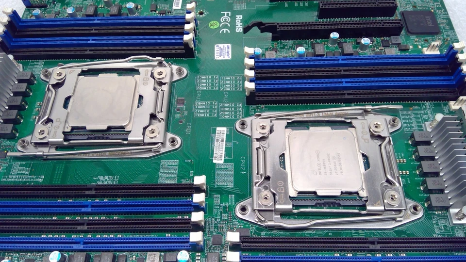 Placa madre Intel SuperMicro X10DRi-TR013 + disipador térmico 2CPU E5-2680v4@2,4 GHz x2 Foto 4 de 4