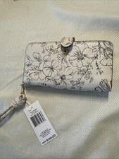 Vera Bradley Phone Wristlet Leather 8 Card Slots Zip Pocket Snap Close New