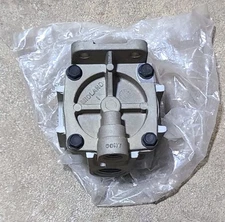 Genuine Haldex KN28510 RG2 Relay Valve OEM New Free Shipping 