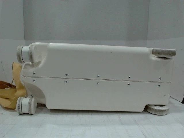 Usado Bueno - Paquete de maleta, mochila y cama a bordo JetKids by Stokke, blanco Foto 3 de 4