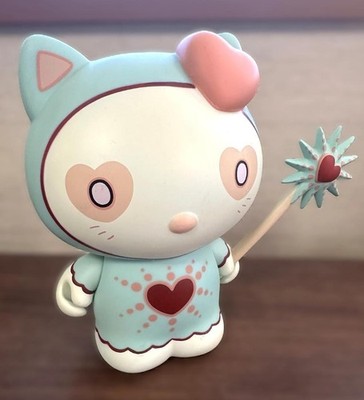 Kidrobot Hello Kitty Tara McPherson Figure 2010 Limited Edition Collectible