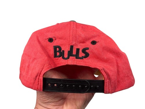 Vtg 90s 1996 LOONEY TUNES Red TAZ x CHICAGO BULLS NBA HAT Snapback Kid Cap YOUTH - Picture 5 of 8