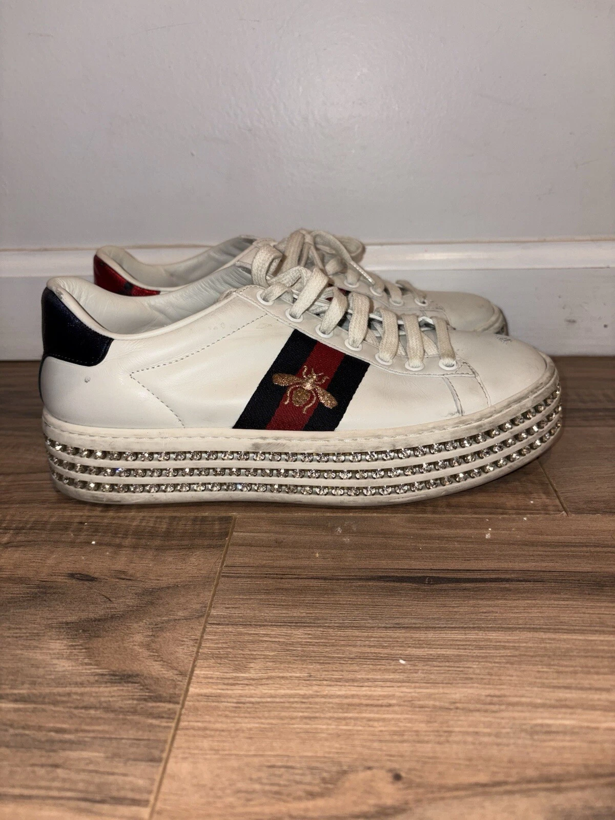 Baskets basses authentiques GUCCI 36,5 / US 6 cuir blanc 505995 abeille #21124