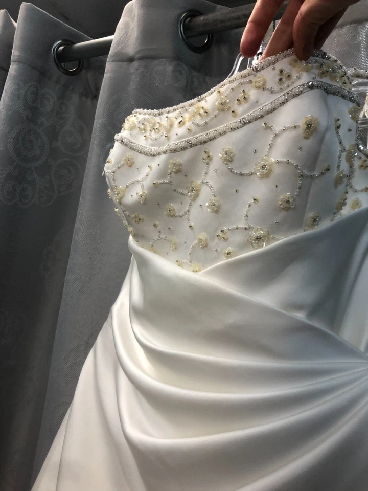 Nuevo vestido de novia vintage con cuentas, figura favorecedora Aline Reg $2999 talla 12 Foto 4 de 4