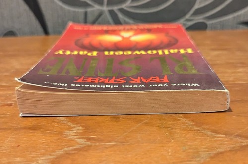 Halloween Party UK Print Paperback Book Fear Street RL Stine Vintage - Picture 6 of 8