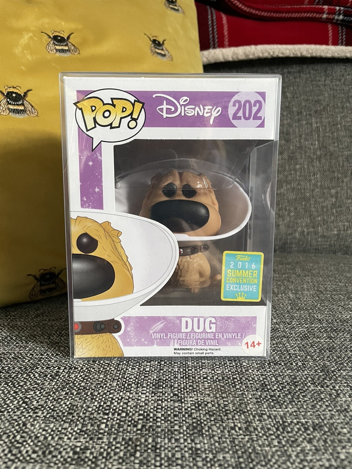 Figura Funko Pop Disney Up SDCC Dug con cono de vergüenza #202