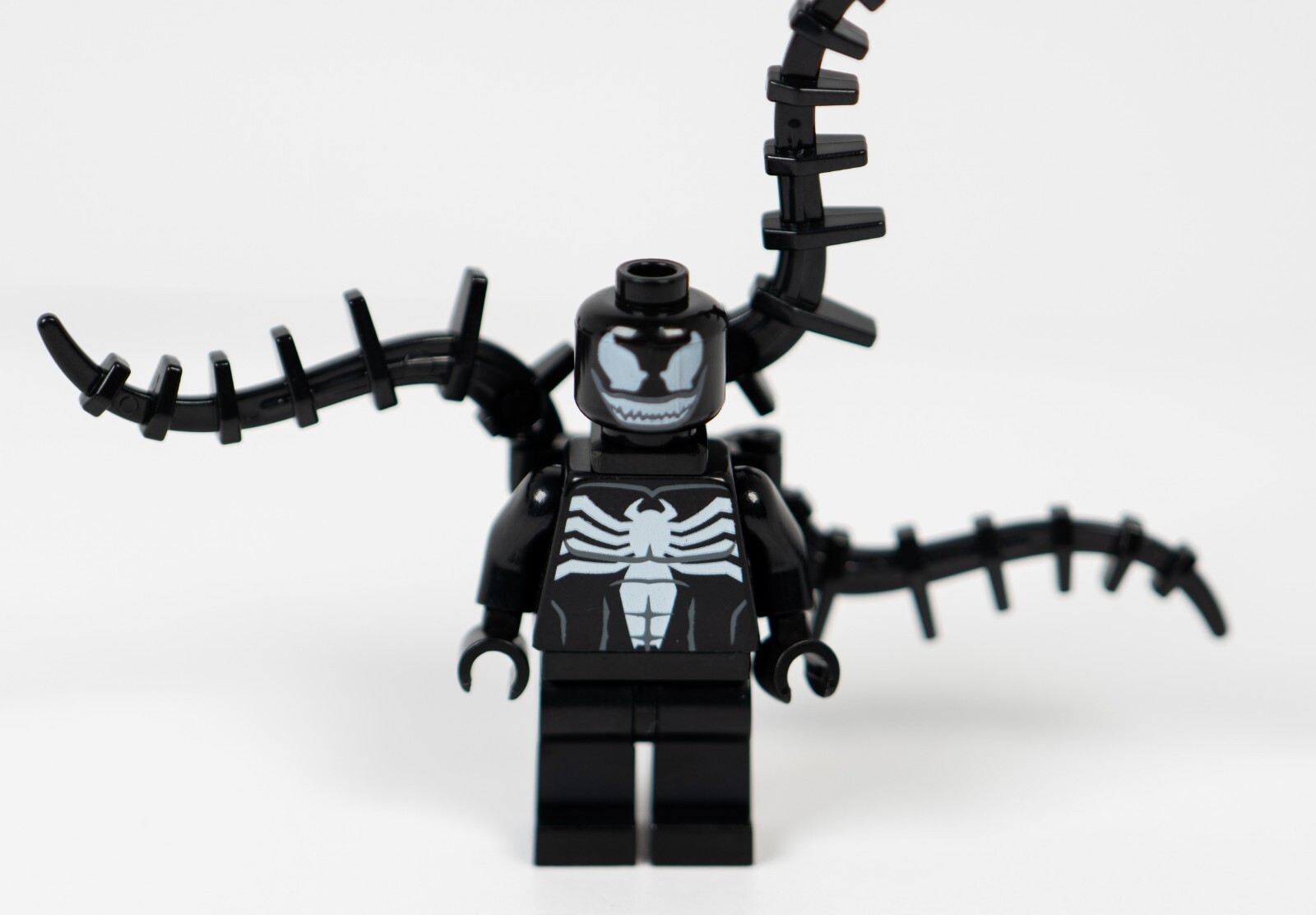 Lego DC Universe Venom Minifigure. Used.  Fast Shipping.