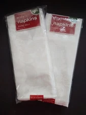 Bed Bath Beyond Winter Holly Christmas Napkins ~ Set of 8 White