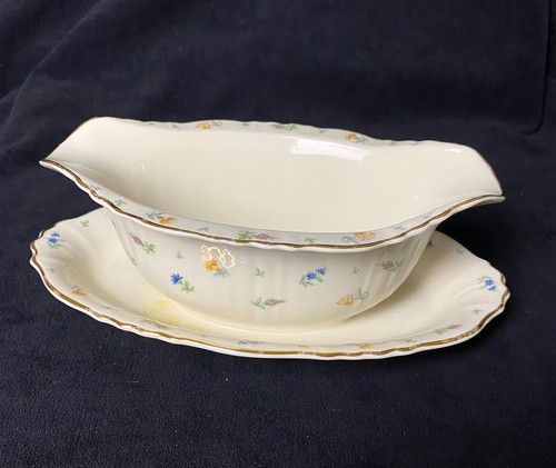 Syracuse China SUZANNE Gravy Boat with Underplate Multicolored Florals 12 oz