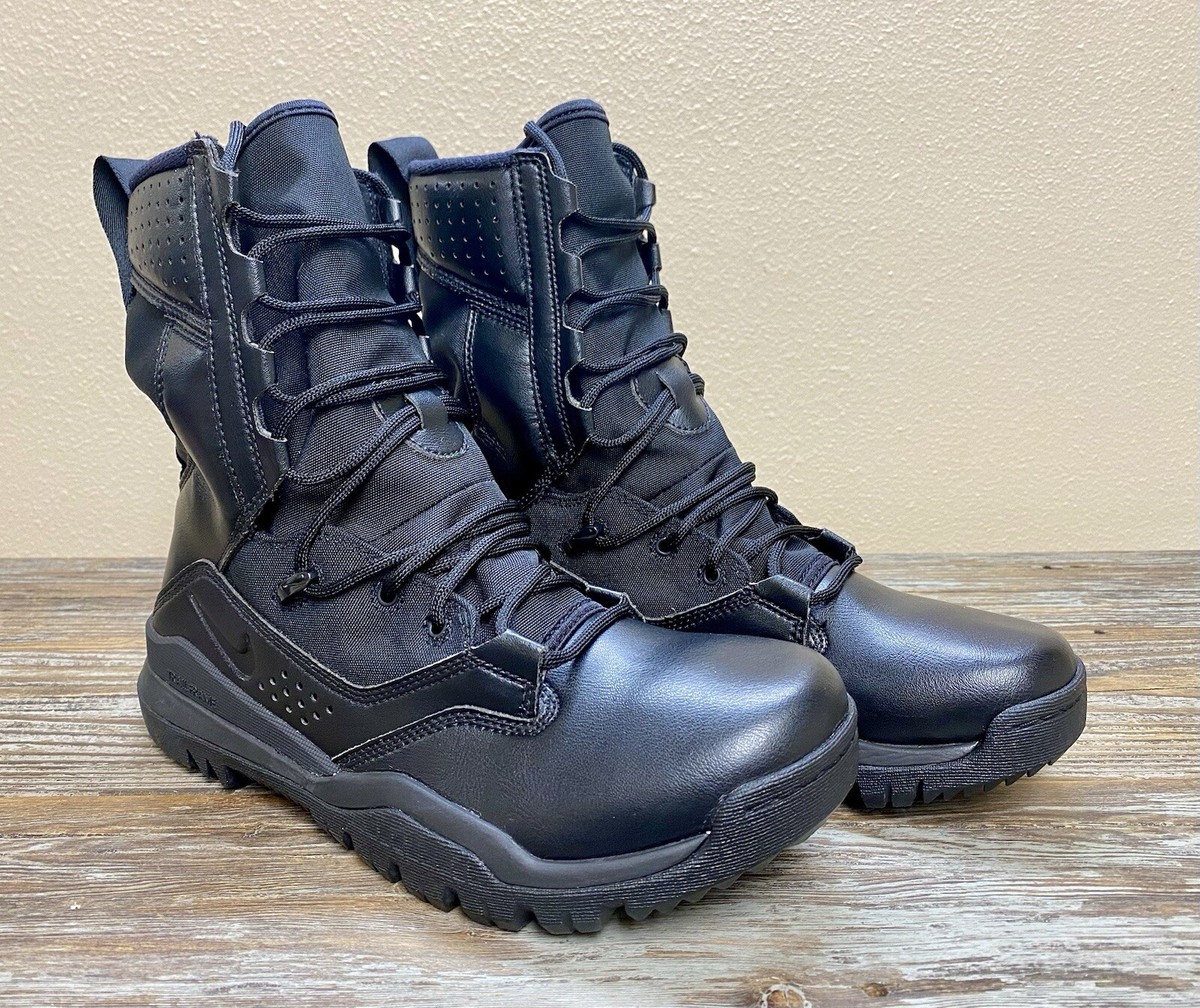 Nike Special Field 8