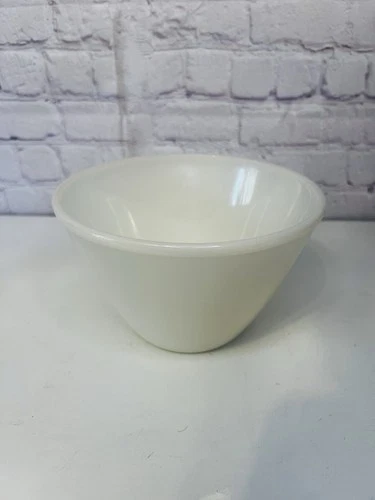Vtg FIRE KING Oven Ware White MILK GLASS Mixing Bowl  7.50” Round X 5” Tall EUC