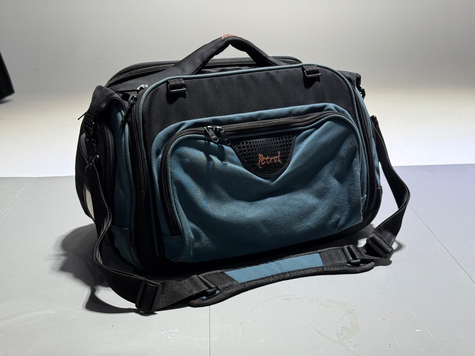 Petrol camera bag medium (blue)