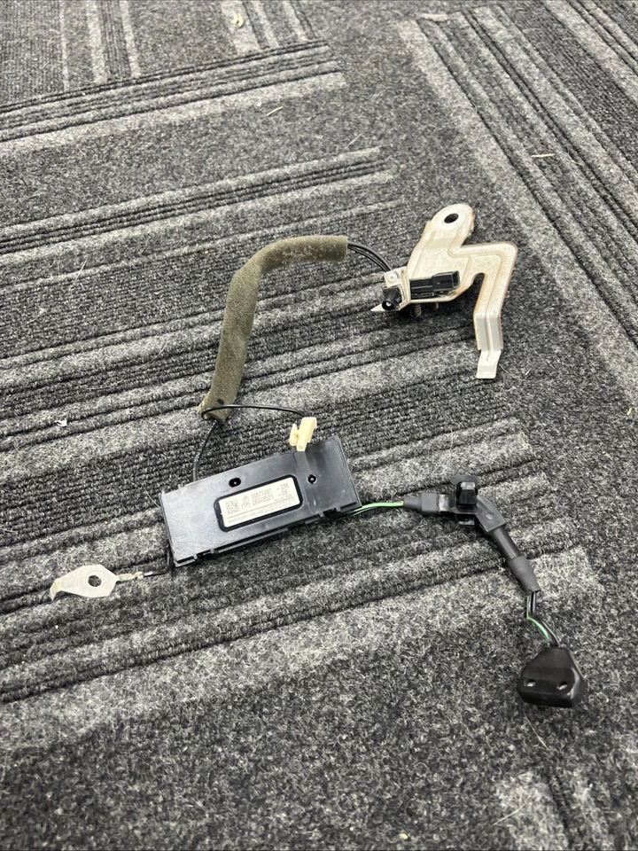 MÓDULO ANTENA CADILLAC ESCALADE ESV 2007 FÁBRICA Foto 2 de 4