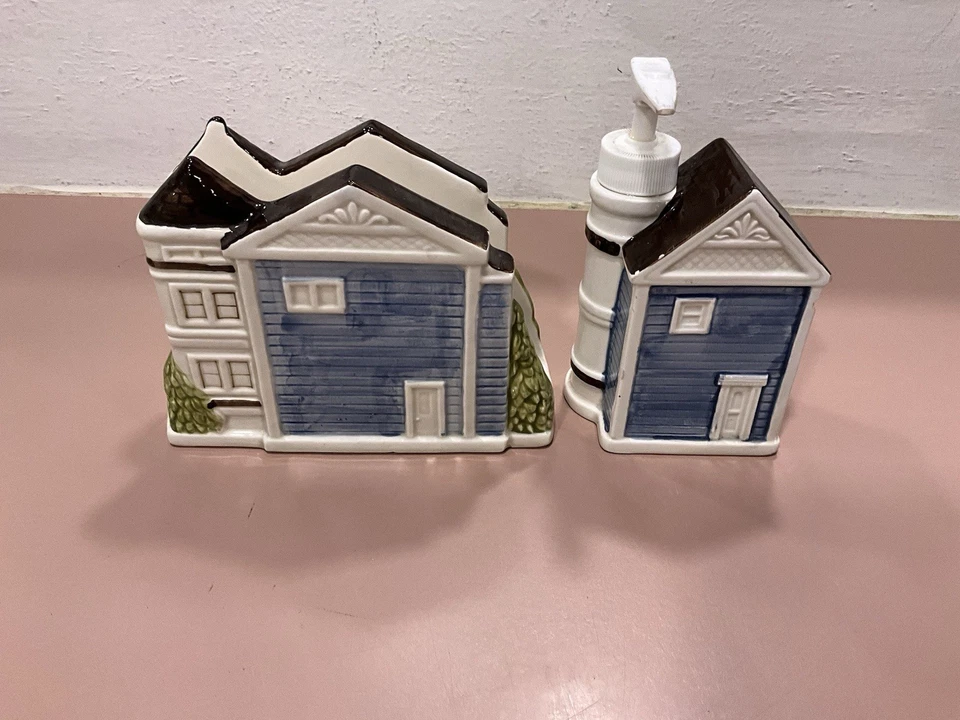 Dispensador de jabón y soporte para servilletas Otagiri Victorian Blue House pintado a mano de colección 2 piezas Foto 4 de 4