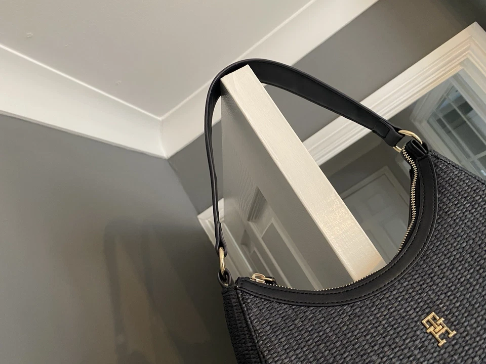 Tommy Hilfiger City Raffia Medium Shoulder Bag Navy New RRP£130 - Image 4 of 4