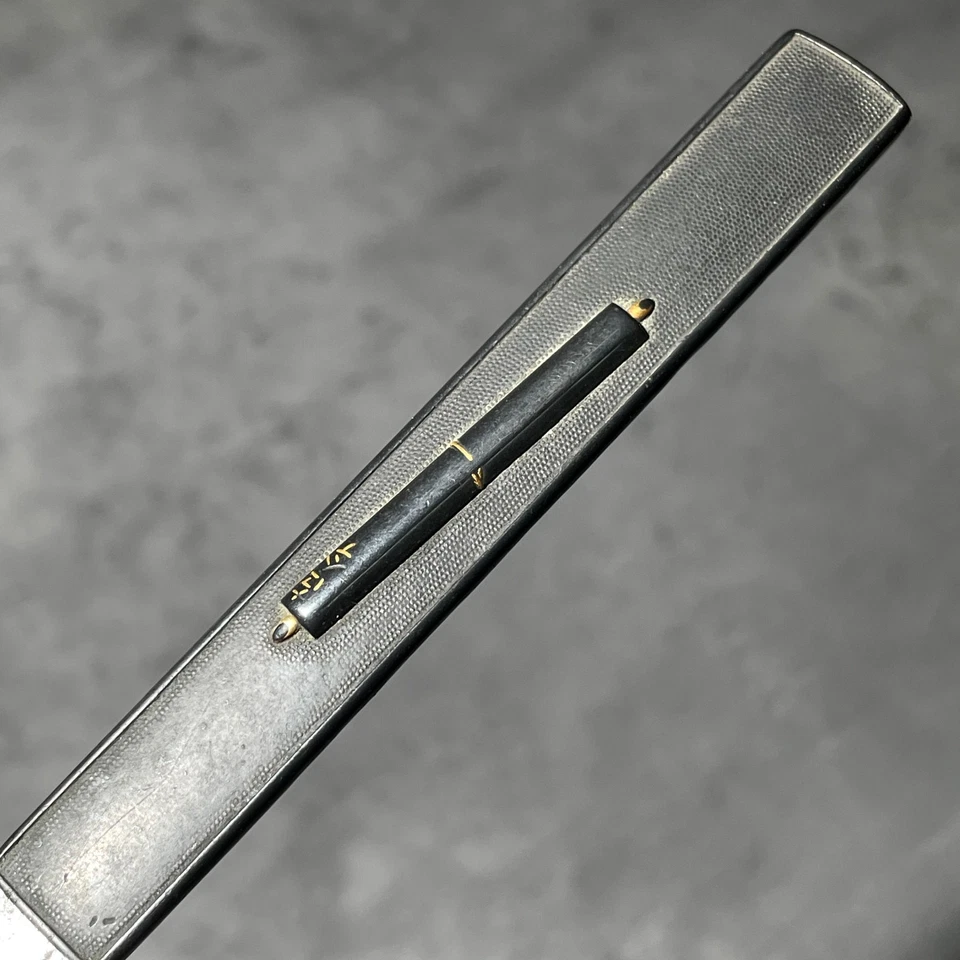 Makimono 巻物図 KOZUKA 小柄, espalda Shakudo, período Edo Foto 3 de 4