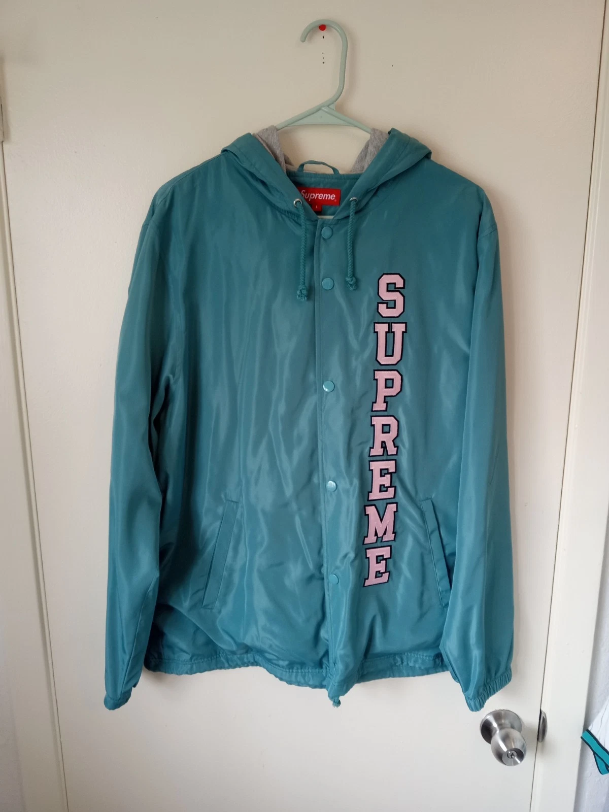 Veste d'entraîneur à capuche logo vertical suprême sarcelle/rose SS17 taille L
