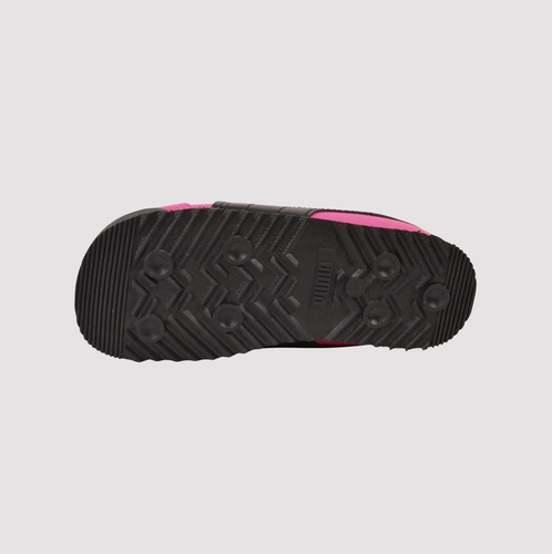 Zapatos para correr Puma Roma ilimitados rosa/negro para niños pequeños precio de venta sugerido por el fabricante $45 - Imagen 5 de 5