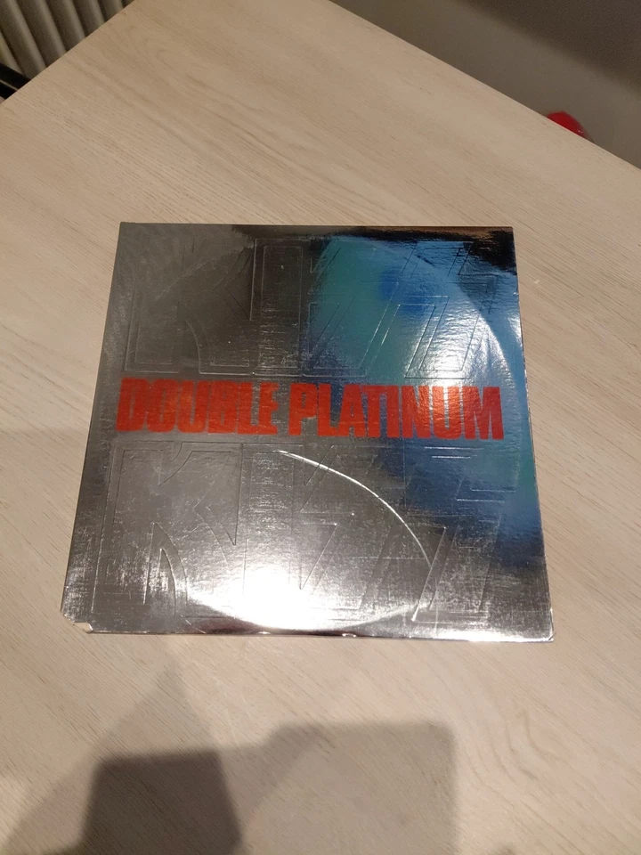 KISS Double Platinum COMPLETE  1978 2LP 1st US Press w/ AWARD & Merchandise Form - Image 2 of 4