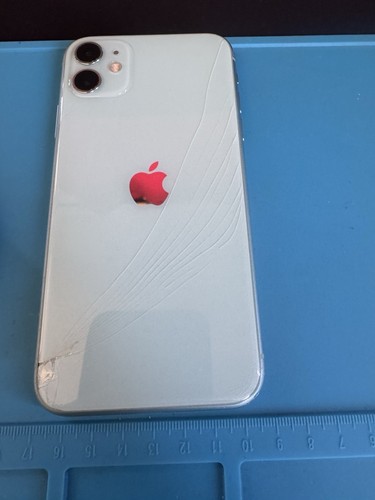 Apple iPhone 11 128GB BUNDLE DEAL WITH AIR POD PRO READ DESCRIPTION - Photo 6 sur 15