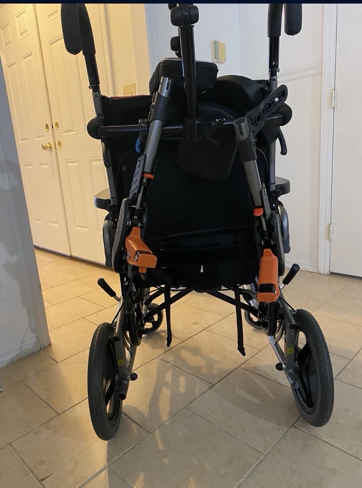 Cadeira de rodas Karman Healthcare VIP2 transporte inclinável e reclinável - Imagem 2 de 4