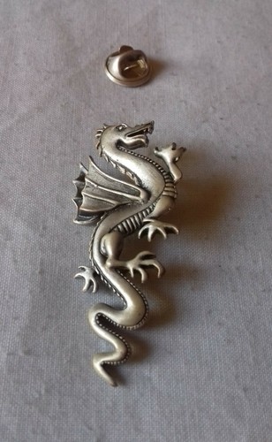 Pin's Broche Épinglette Chien - Métal Argenté - Acier Inoxydable - Neuf Sans Boîte