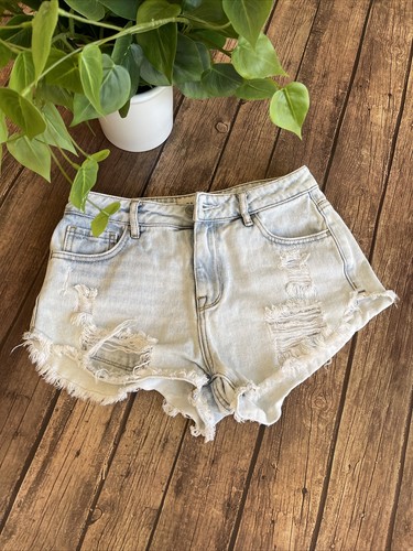 Festival Denim Shorts Light Blue Wash 