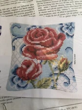 Vervaco Latch hook rug/pillow kit Flowers  stamped 16x16