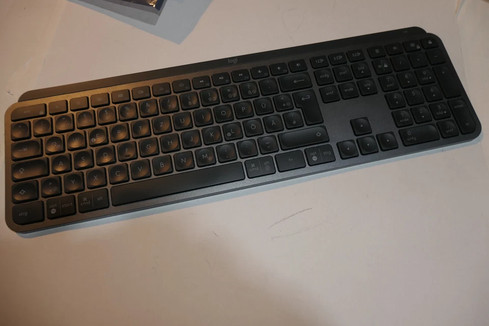 Logitech MX Keys - Beleuchtete kabellose Tastatur - deutsch