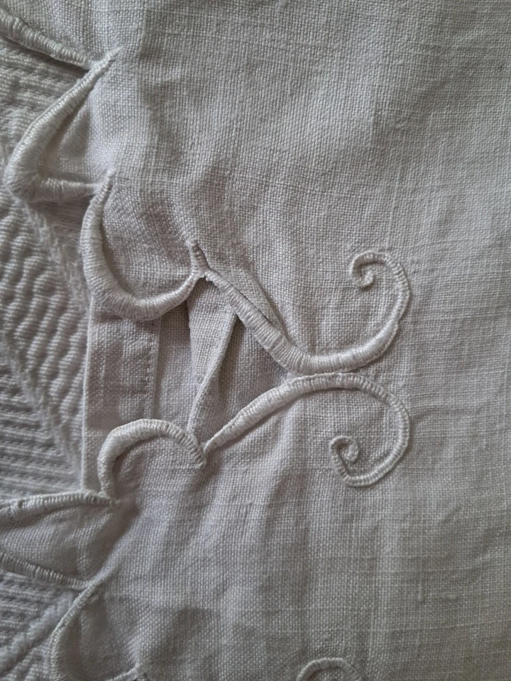 Drap Ancien brodé main - Photo 2/4