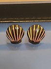 Vintage 14k.Yellow Gold & Black Lucite Small Shell Clip On  Earrings — photo 5