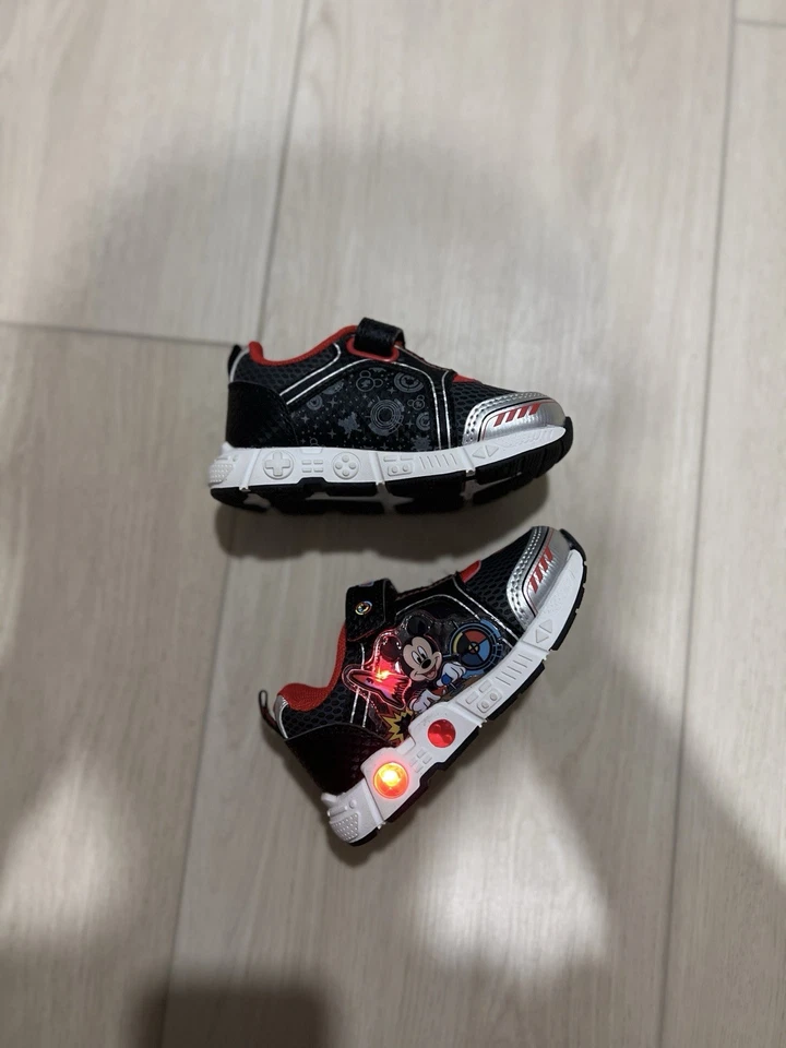 Tenis de atletismo Disney Mickey Mouse para niños pequeños talla 7 Foto 4 de 4