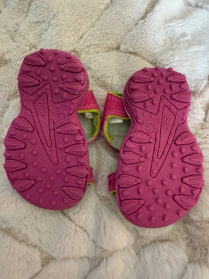 Sandalias Teeny Toes Early Walker bebé talla 2 nuevas sin etiquetas Foto 2 de 3