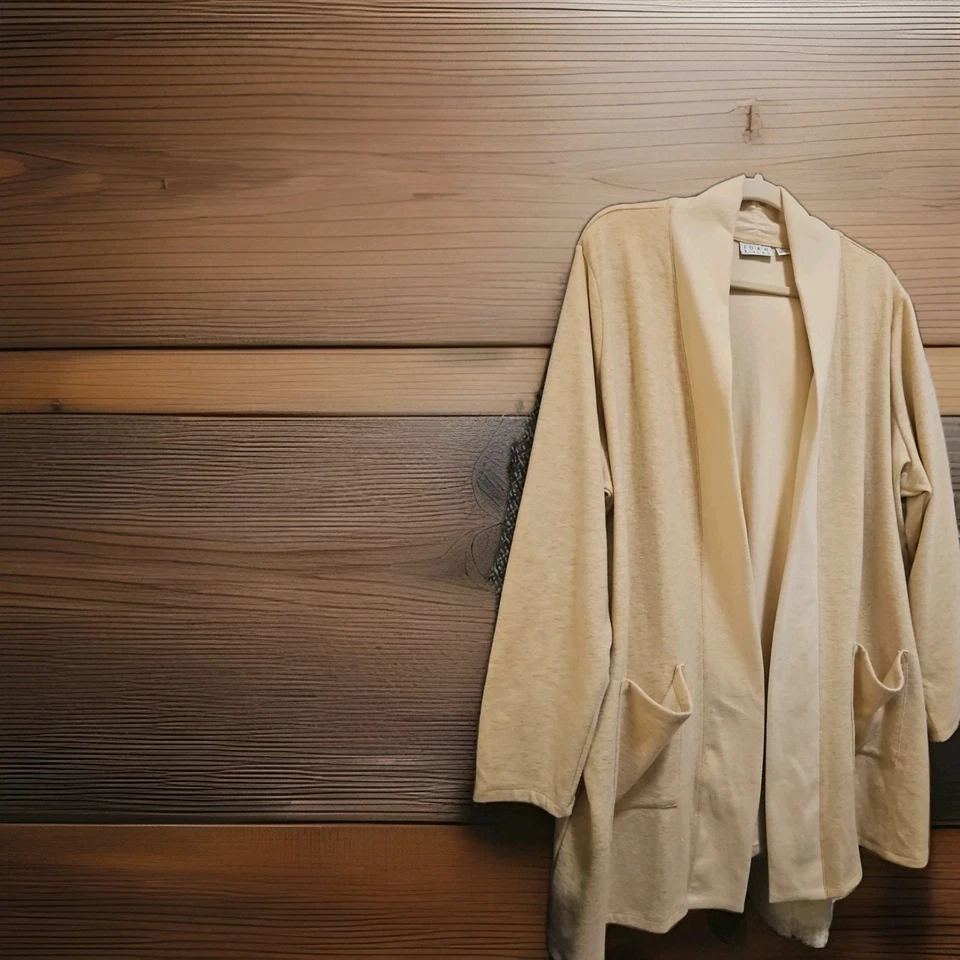 美丽米色无纽扣开衫 Joan Rivers 著 - 越南制造 - 尺寸 2x — 第 2/4 张图片