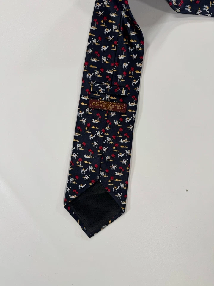 Artefactos de museo corbata de seda hecha a mano camellos del desierto palmera arena dunas negro Foto 4 de 4