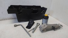 Mercedes-Benz E W212 2009 Satz Bordwerkzeug Satz Set A2128990314 TAU6819 Mercedes-Benz E W212 2009 Satz Bordwerkzeug Satz Set A2128990314 TAU6819