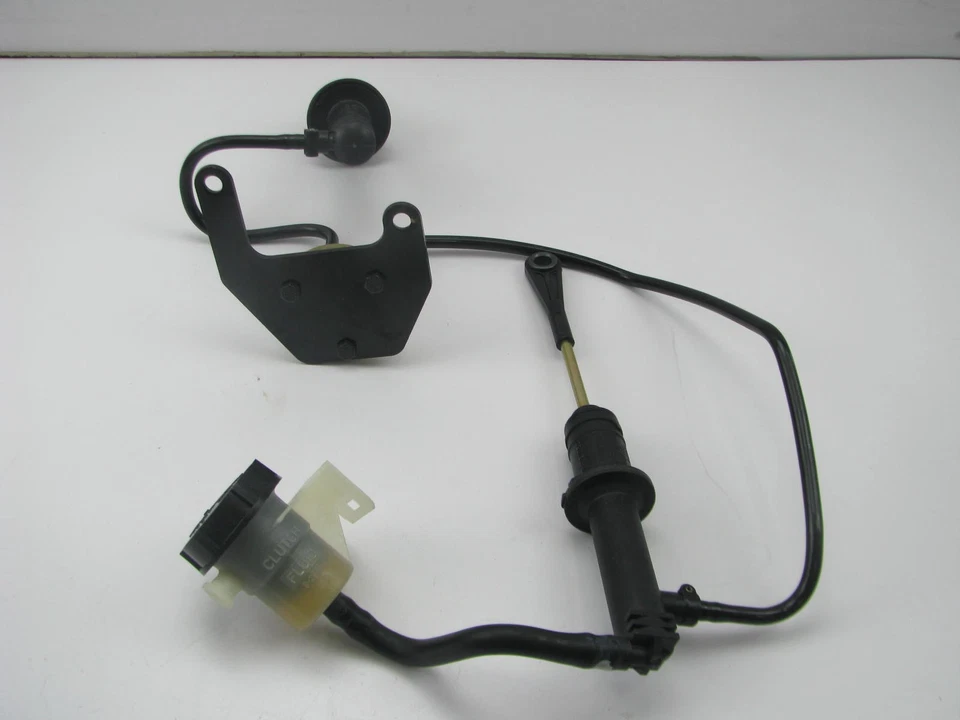 Conjunto de cilindro maestro y esclavo de embrague Napa 74002 para Saturn 2000-2002 Foto 2 de 4