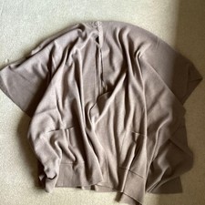 USED CHANEL BEIGE CASHMERE KNIT CAPE/LARGE SHAWL GOOD