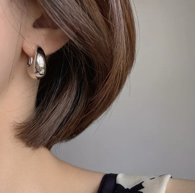 1 Paar französische Retro schlichte Cold Style Alltag Damen Kupfer Ohrringe