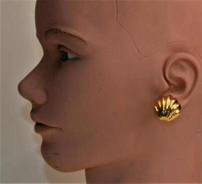 Vintage Signiert Napier Goldtone Polierte Muschelform Clip-On Schraubohrringe