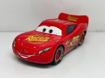 DISNEY PIXAR CARS LIGHTING MCQUEEN 95 RUST EZE RED W6681 81