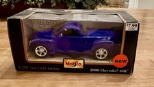 1/25 SCALE 2000 CHEVROLET SSR MAISTO SPECIAL EDITION DIE-CAST METAL BLUE