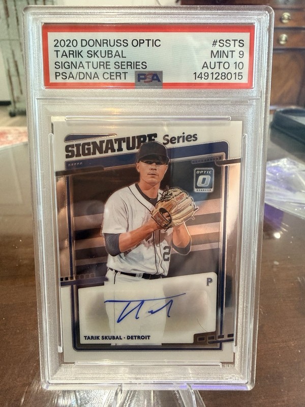 🔥 2020 Donruss Optic TARIK SKUBAL – SIGNATURE SERIES – PSA MINT 9 / AUTO 10 🔥