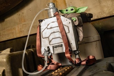 Star Wars The Mandalorian And Grogu Jetpack Backpack Sipper In Hand 