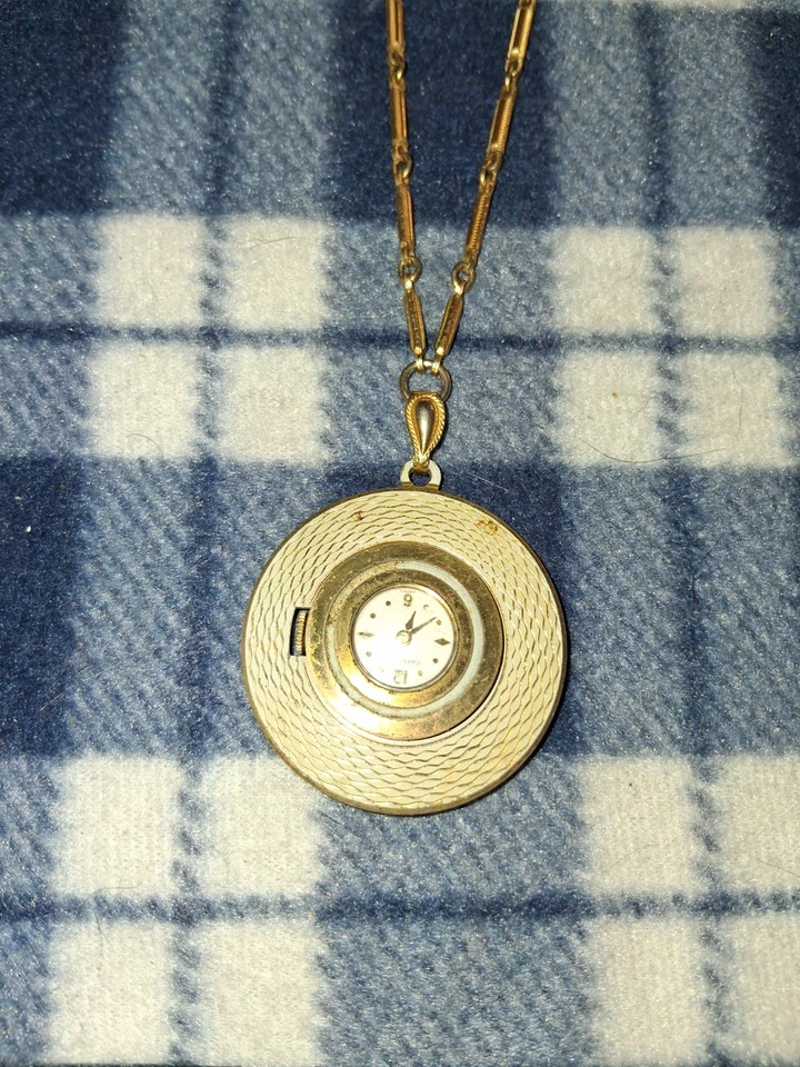 Reloj Colgante 1 'Bulova'. 1 reloj vintage para mujer. 1 Reloj Caravelle. 1 Carabela Foto 4 de 4