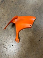 1999-2007 SUZUKI HAYABUSA OEM RIGHT HAND UPPER INNER PANEL CUSTOM ORANGE-USED