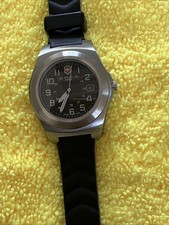 WOMAN’S SWISS ARMY WATCH WITH RUBBER BAND