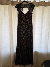Tadashi Shoji Black Lace Floral Gown V-Neck Sleeveless Formal Dress Size 8