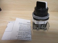 Allen Bradley 800H-JR2KA7 Selector Switch 800HJR2KA7 W/800T-XA Contact