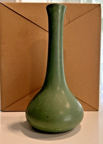 Royal Haeger USA 9" Green Bud Vase, 1960's era